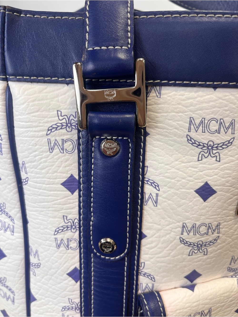MCM White Navy Blue Visetos Monogram Leather Tote Bag Authentic with Charms - Picture 13 of 16
